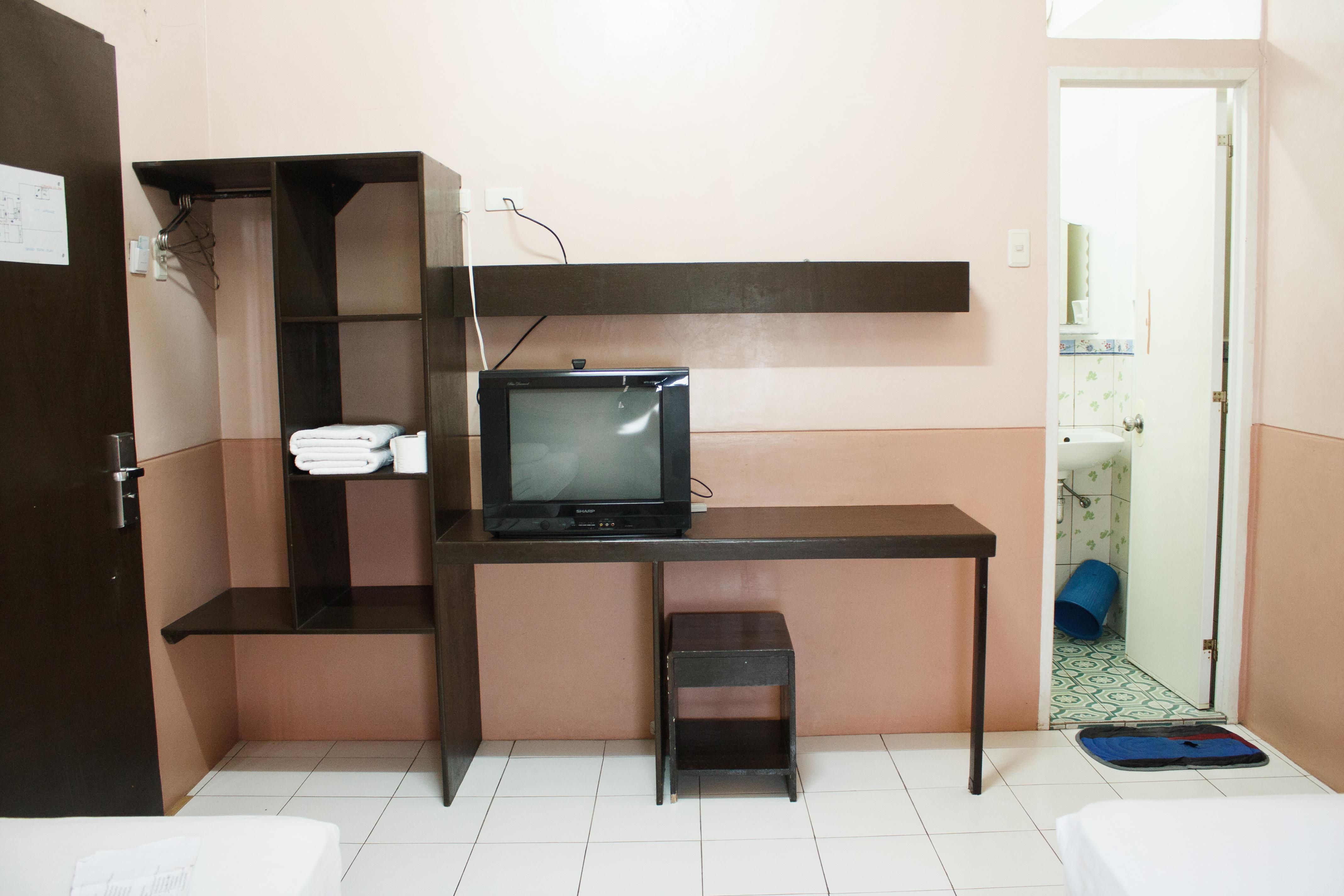 Gv Hotel - Naval Biliran Экстерьер фото